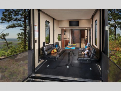 Forest River Vengeance Super Sport Toy Hauler Garage