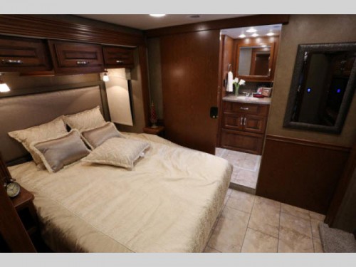 Forest River Legacy SR Motorhome Master