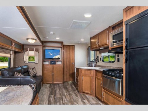 Gulfstream Conquest travel trailer Interior